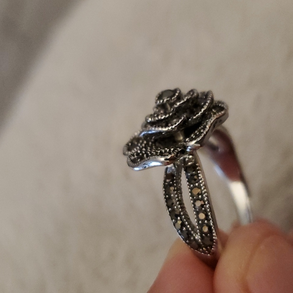 Beautiful Ring!!!! - image 2